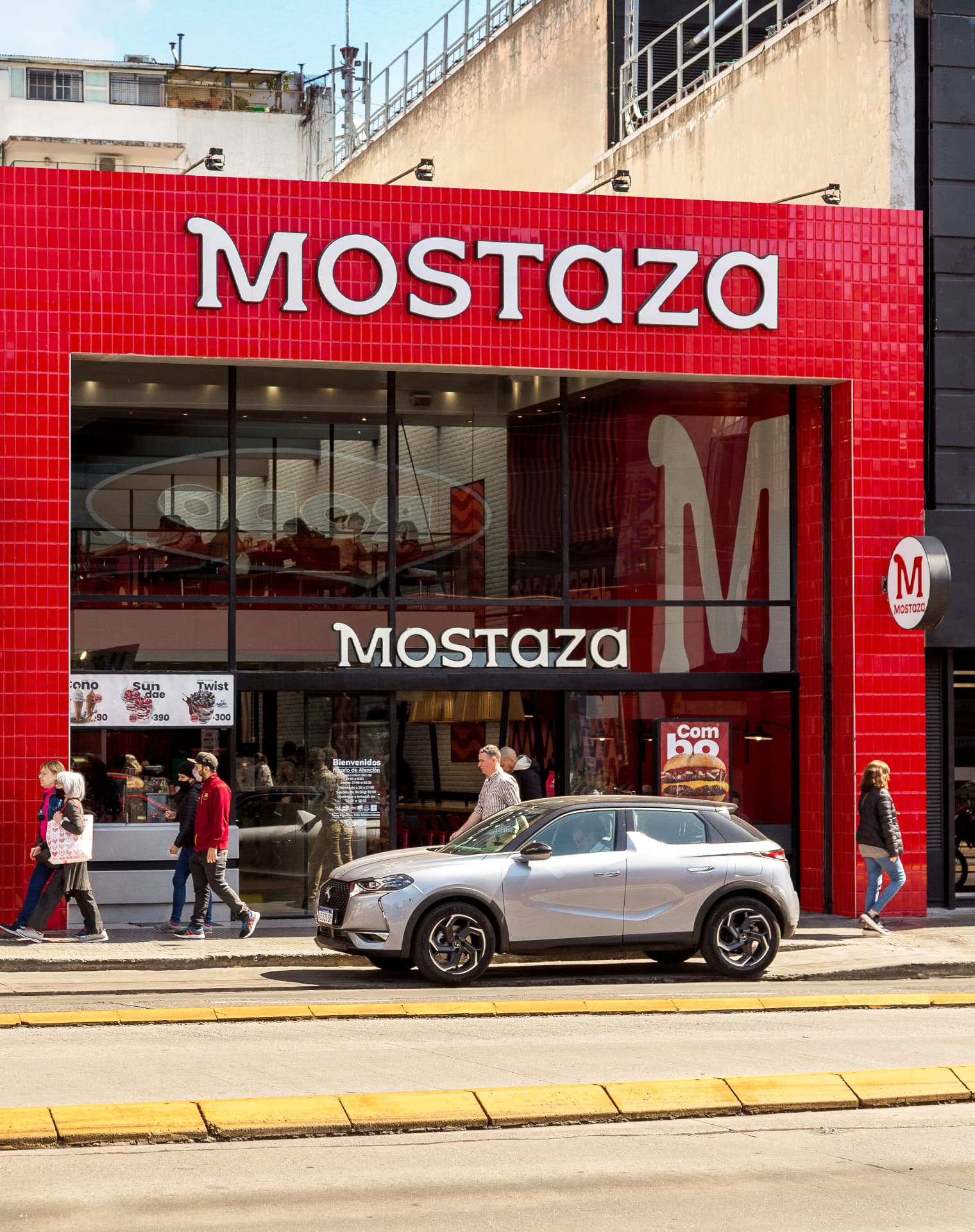 Mostaza, local
